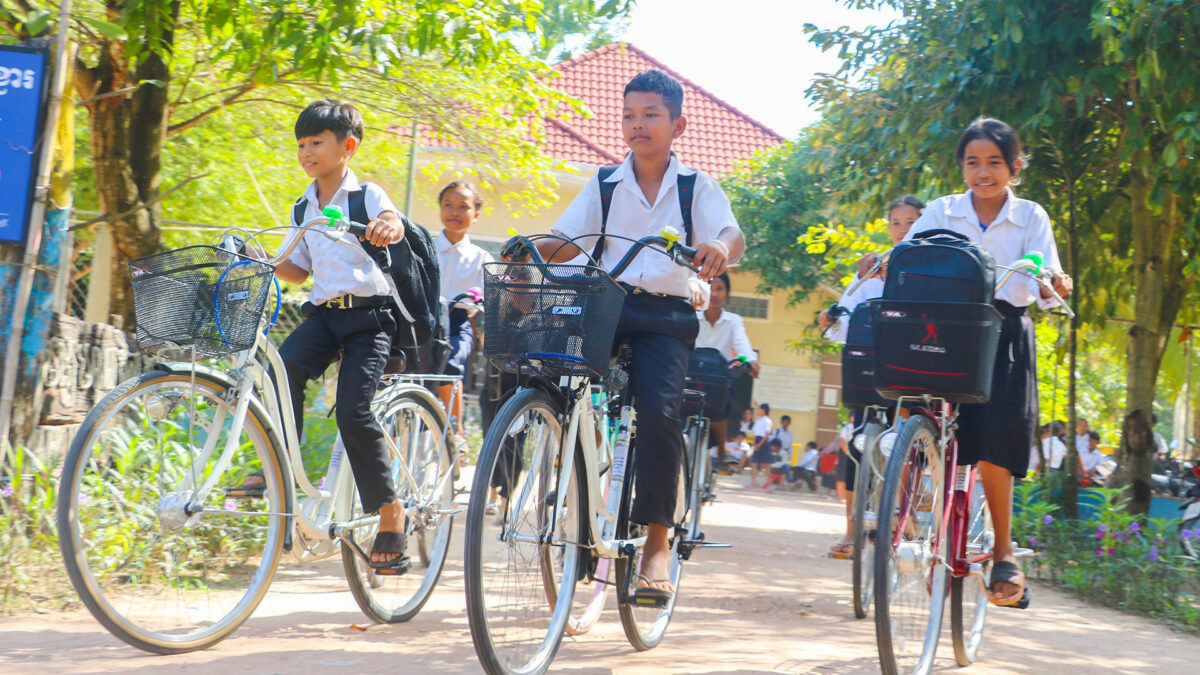 Schweizer Hilfswerk fördert Zugang zu Bildung für Kinder in Kambodscha