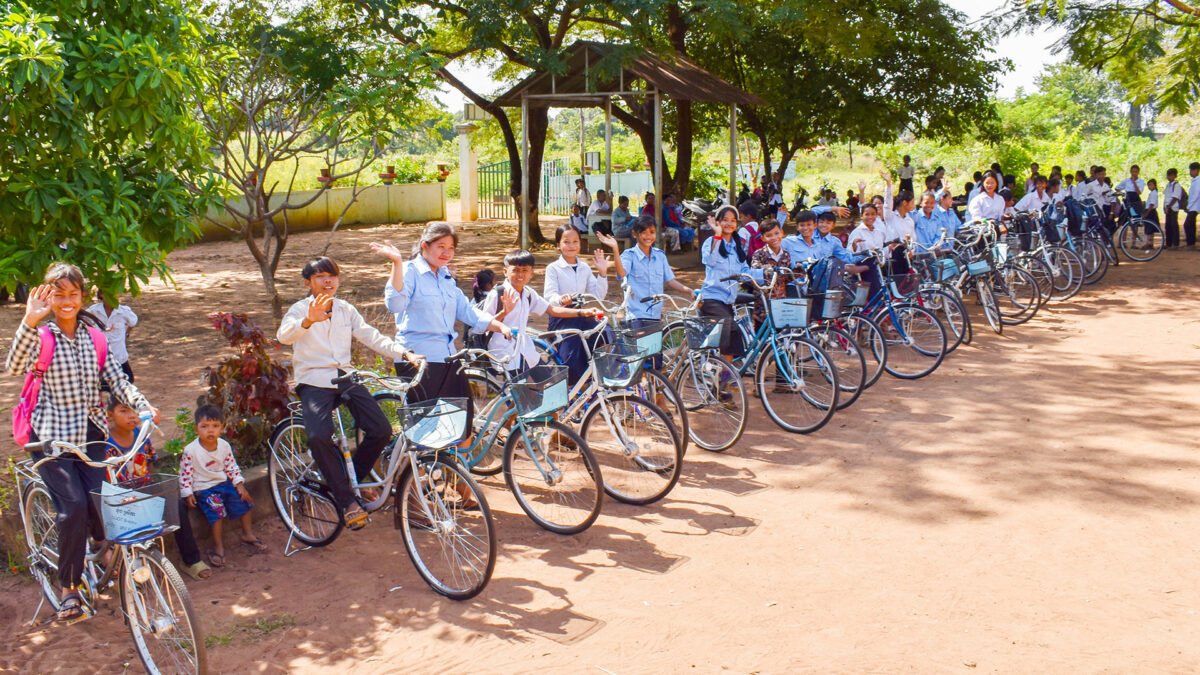 Fahrrad Verteilung zu Beginn des neuen Schuljahrs